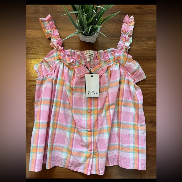 BNWT Native Youth tank top blouse Size M but fits up to a Large. - Picture 2 of 7